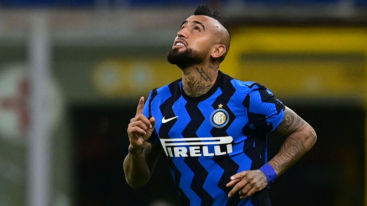 Tiền vệ: Arturo Vidal từ Barca tới Inter Milan