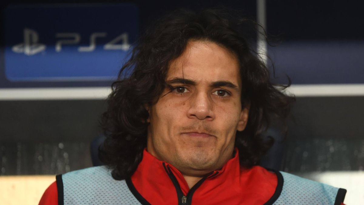 Tiền đạo: Edinson Cavani từ PSG tới MU